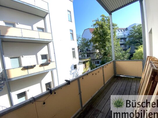 Sonnenverwöhnte 2-Zimmerwohnung inkl. Einbauküche in Stadtfeld Ost