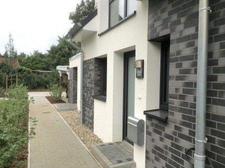 *** NEU - Hochwertiges und voll ausgestattetes Endreihenhaus mit eig. Garten in top Lage ***