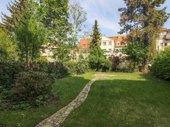 Traumhafte Stadtvilla in Bestlage: Direkt am Rosental mit viel Platz und großem Garten!