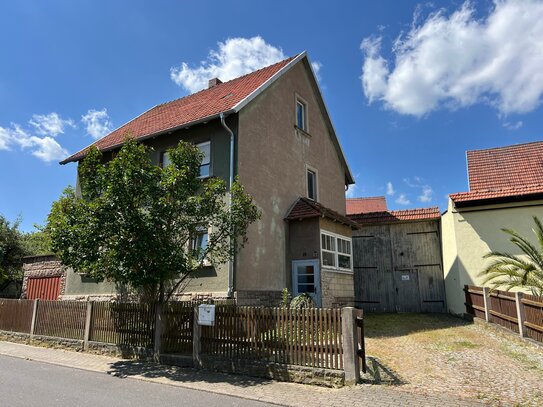 sanierungsbedürftiges Ein- oder auch Zweifamilienhaus mit großem Grundstück + Neubaureserve