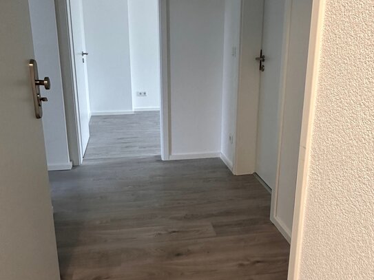 Erstbezug nach Sanierung - 2 Zimmer Wohnung mit Balkon