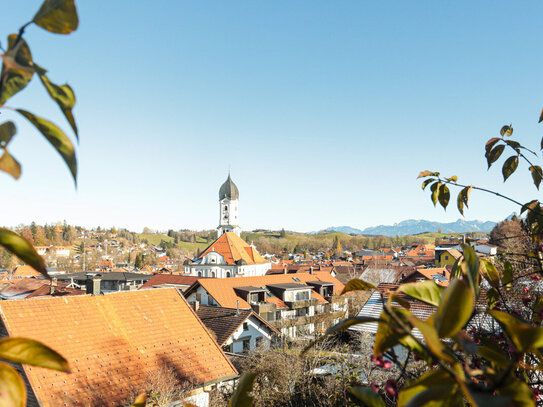 große Wohnung mit Garten und Ausblick über den Dächern von Nesselwang