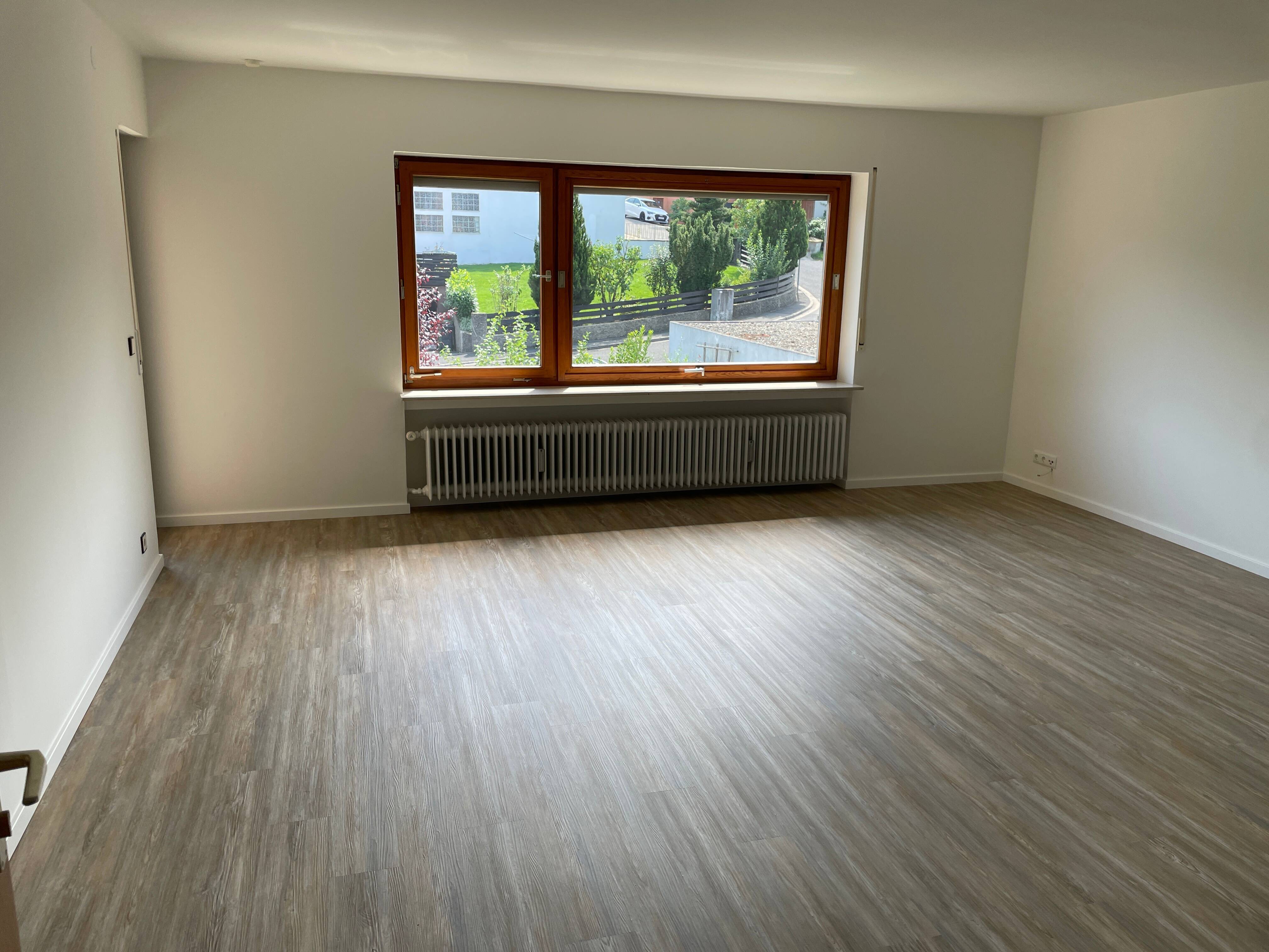                                                               Helle, gro&szlig;z&uuml;gige 3,5-Zi.-Whg. in Lauf-Sch&ouml;nberg &ndash; am Waldrand (opt. mit Hausme&hellip;                                                       in Pegnitz (Bayreuth)