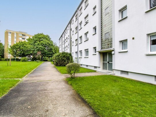 Lichtdurchflutete 2-Zi.-DG-Wohnung mit großer Loggia und Tageslichtbad in zentrumsnaher Wohnlage