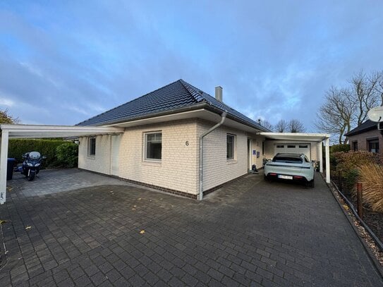 Bungalow (Barrierefrei) mit Walmdach, Wintergarten und Garten und ruhiger Lage nahe Vareler Hafen