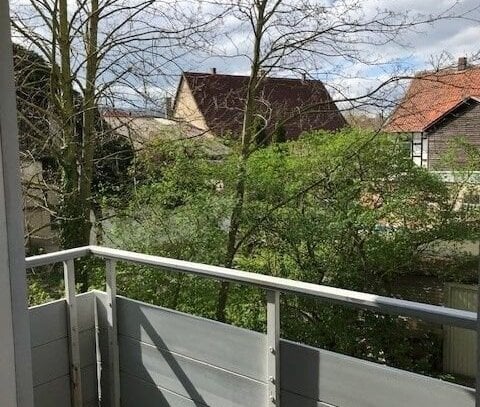 Klasse Singlewohnung im 1. OG - Tageslichtbad - gemütliche Loggia - Haus mit Fahrstuhl - netter Nachmieter gesucht