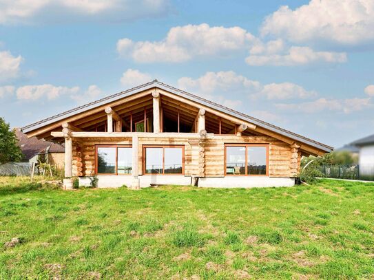 Traumhaftes Holzhaus: Wohnen mit großem, sonnigem Garten und naturnaher Lage