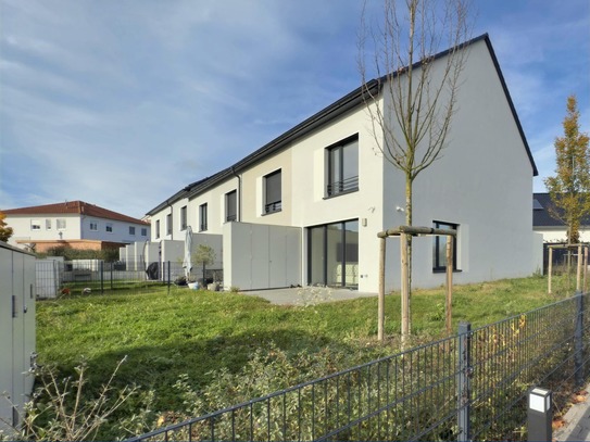 Ein Rückzugsort der Extraklasse: Stilvolles Reihenendhaus in ruhiger Lage von Barsinghausen