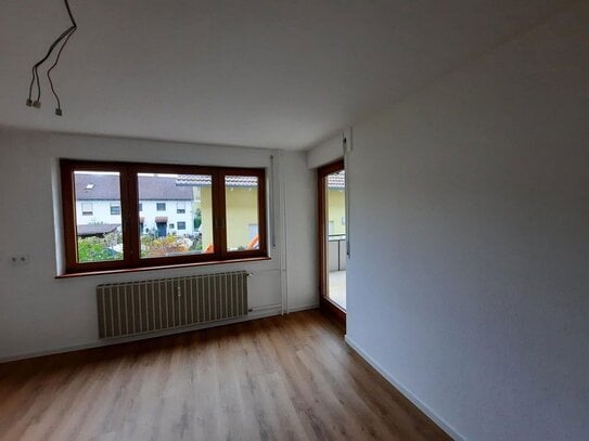 Helles, modernes WG-Zimmer in Karlsruhe-Berghausen