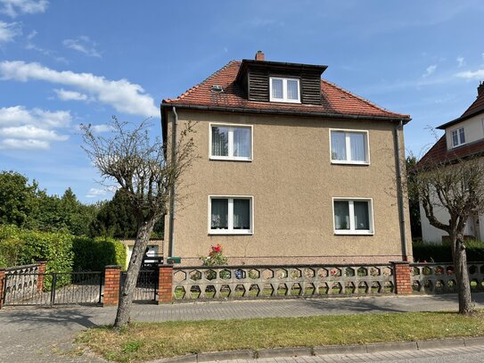 Geräumiges Haus mit 3 Einheiten in zentraler Lage