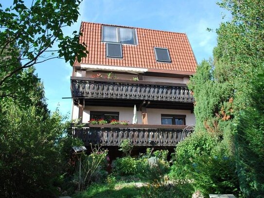 2-Familien-Haus mit knapp 200 m² Wohnfläche und Weitblick