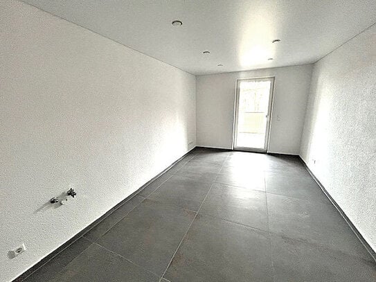 Hochwertig Wohnen in Pforzheim-Rodgebiet. 2-Zi.-Wohnung mit großem Balkon. *Erstbezug nach Sanierung*