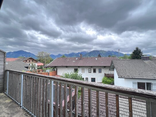 Schöne 1-Zimmer Wohnung mit Balkon und ca. 40m² Wohnnutzfläche vor den Toren Rosenheims (Raubling)