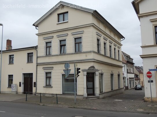 Mehrfamilienhaus saniert mit Gewerbeeinheit in Coswig Anhalt