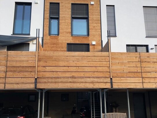 Moderne Maisonette-Wohnung mit Balkon und Terrasse inkl. Carport