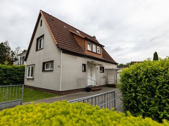 *** EINFAMILIENHAUS in FLOTTER LAGE mit GARTEN und KELLER ***