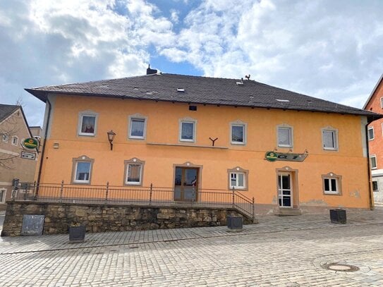 Vielseitig nutzbares Mehrfamilienhaus in Furth im Wald