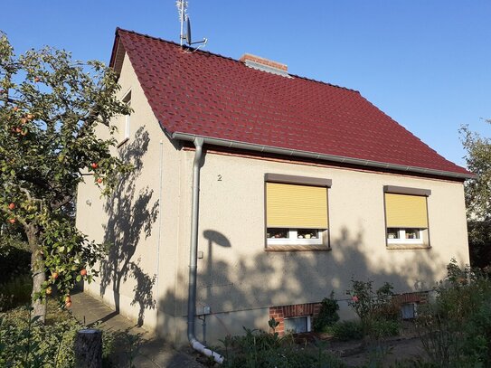 Kleines Haus + Nebengebäude und Garten in Anklam.