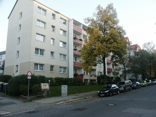 ***neu sanierte 4-Raumwohnung mit großen Balkon****