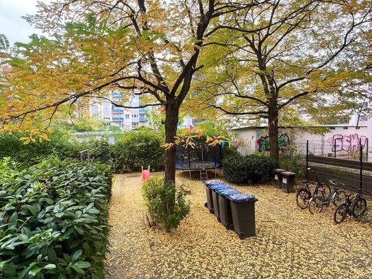 Außen Gründerzeit & Innen Neubau I Terrasse I Bad mit Wanne I Einbauküche I saniert I Aufzug