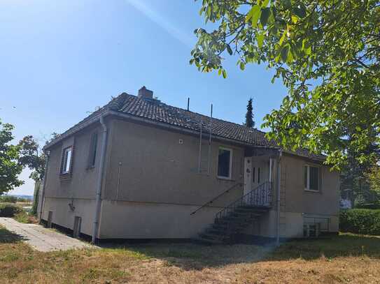 Einfamilienhaus im Bungalowstil mitten in der Idylle der Mecklenburgischen Schweiz!