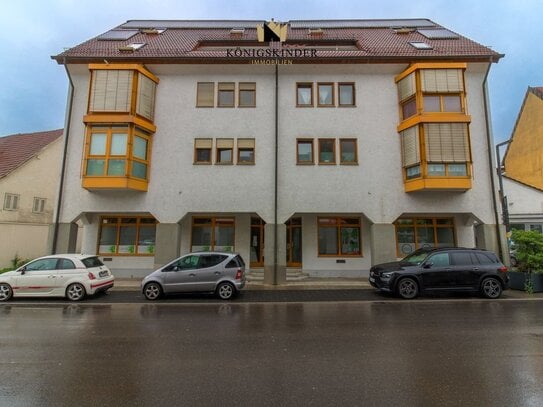 Achtung Kapitalanleger! 2,5 Zi.-Obergeschosswohnung mit Balkon und tollem Ausblick in zentraler Lage