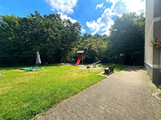 Gutgeschnittene Etagenwohnung mit herrlichem Ausblick und zwei Balkonen in Freiburg