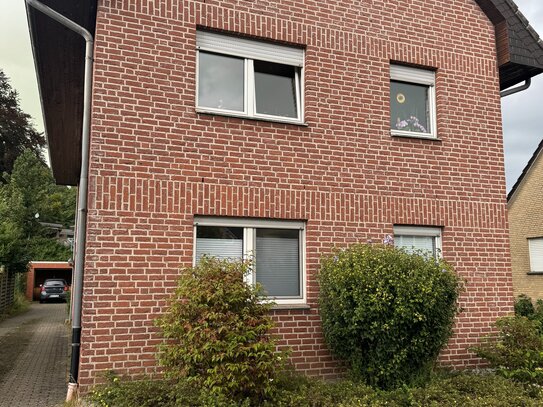 Kleve-Stadtgebiet: 3-Zim.-Wohnung mit Balkon u. Garage