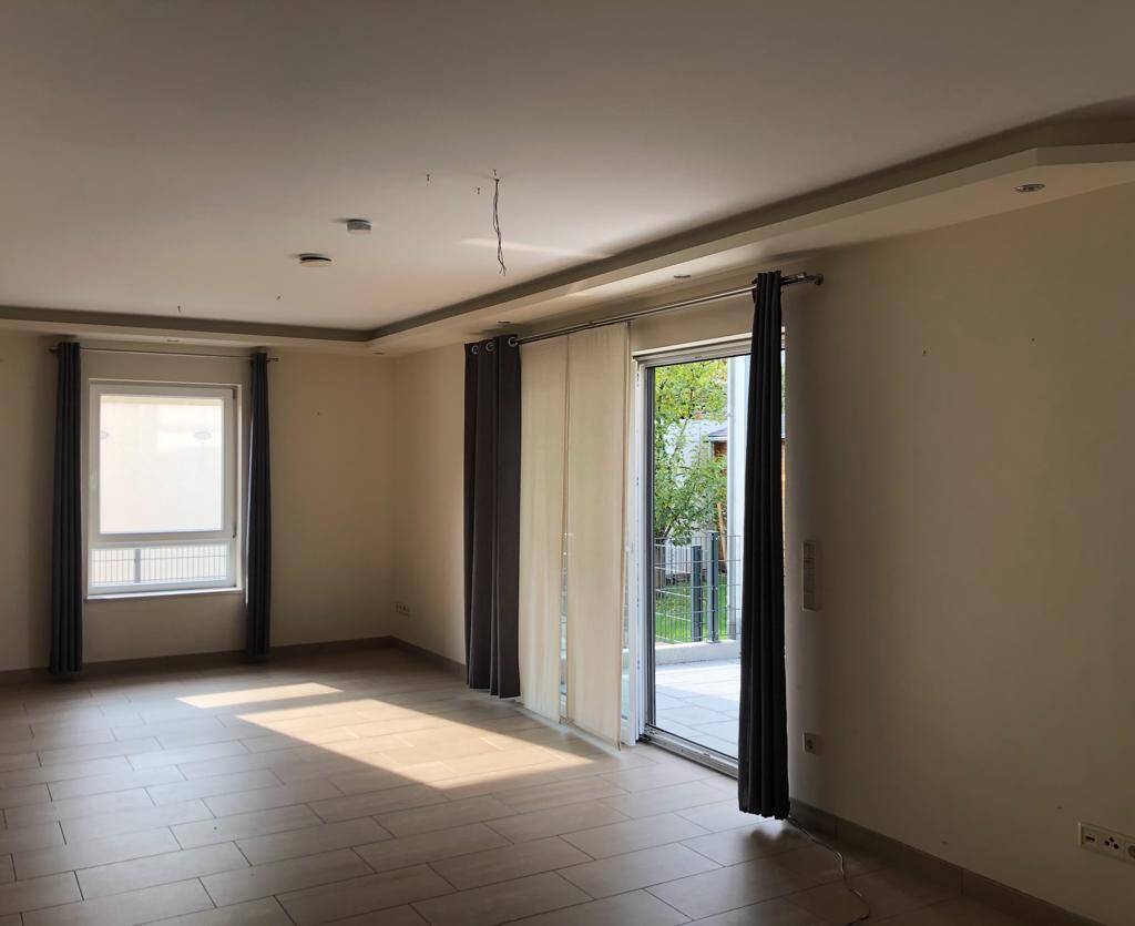                                                               Moderne, helle Wohnung mit Garten                                                       in Altdorf (Landshut)