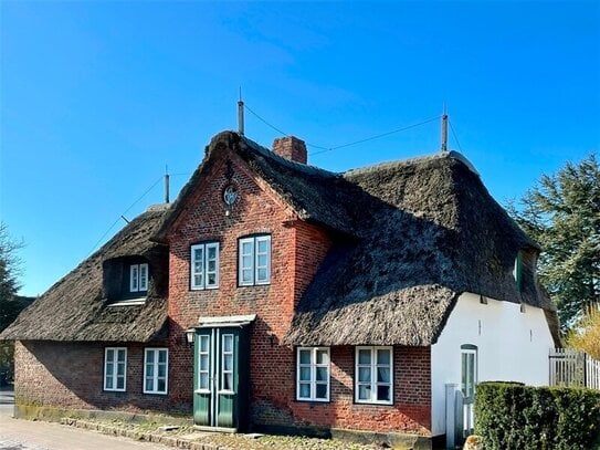 Denkmal-Einzelhaus mit Umbaugenehmigung zum Selbstausbau in Keitum auf Sylt