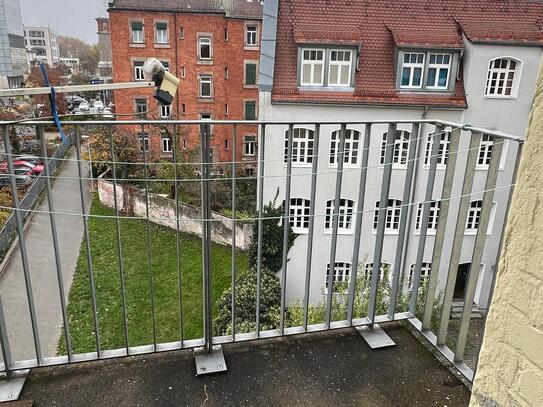 Kapitalanlage in N-Johannis - renovierungsbedürftige 3 ZW mit kl. Balkon in begehrter Lage nähe Nordklinikum