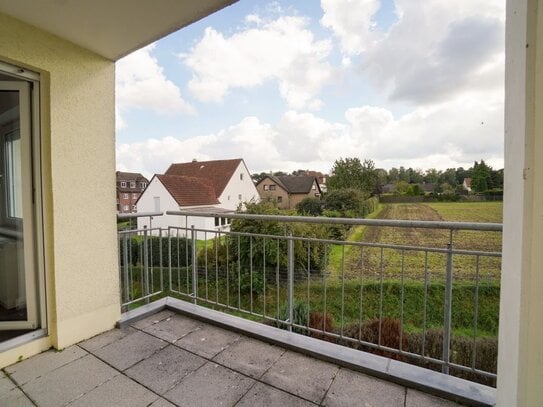 Helles & einladendes, teilmöbliertes 1-Zimmer-Apartment mit Küche & Balkon wartet auf einen Mieter