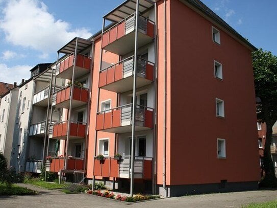 Bei VIVAWEST die Sonnenstrahlen auf dem eigenen Balkon genießen.