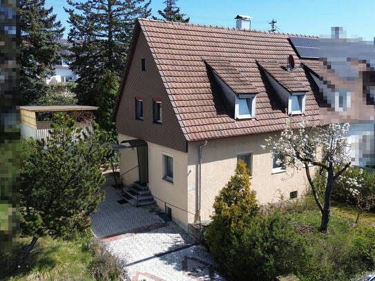 Charmante Doppelhaushälfte mit großem Garten in ruhiger Lage von Brackenheim