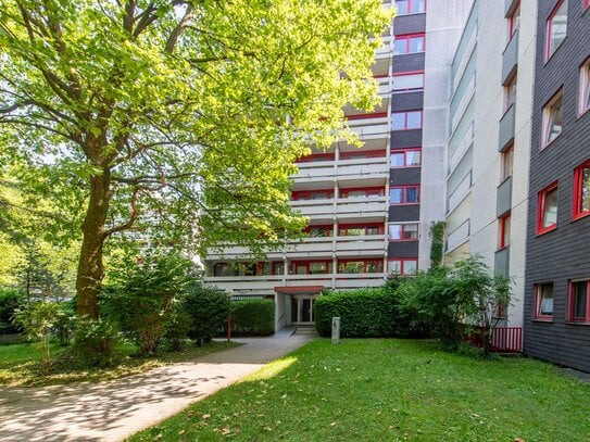 Sale & Lease Back! Große 2-- Zimmer-Wohnung mit Tiefgaragen Einzelstellplatz nähe Olympiapark!