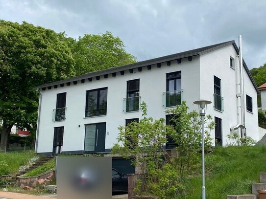 TOP-GELEGENHEIT: Neuwertiges Energieeffizienzhaus mit exklusiver Ausstattung in ruhiger Lage