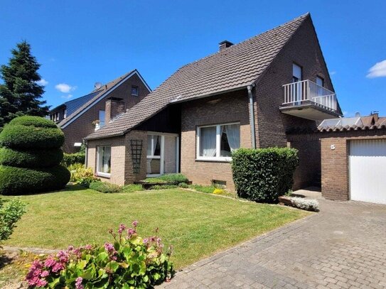 Charmantes freistehendes Einfamilienhaus mit großem Garten und vielen Möglichkeiten in Gierath