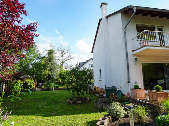 Charmantes Reihenendhaus mit idyllischem Garten und Teich, Ihr perfektes Zuhause für Naturliebhaber!