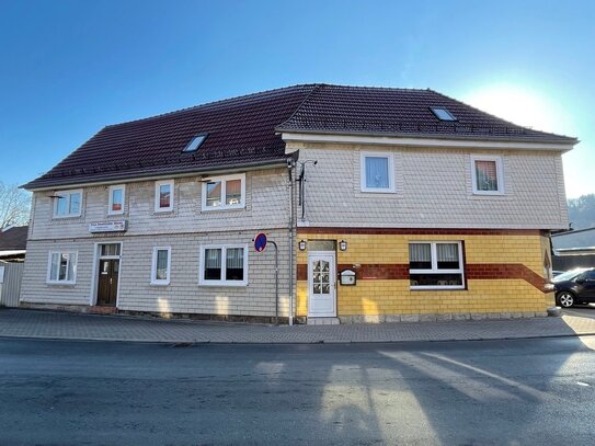 Wohnhaus mit gemütlichem Café