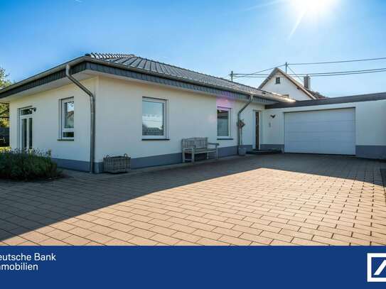 Attraktiver Winkelbungalow mit raffiniertem Grundriss!