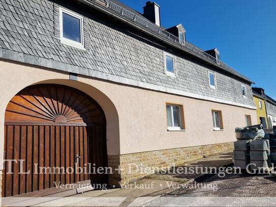 Viel Platz mitten im Ort- ehemaliges Bauernhaus