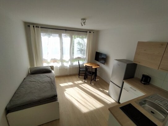 Frisch saniertes, komplett ausgestattetes 1-Zimmer-Apartment im Zentrum von Reutlingen