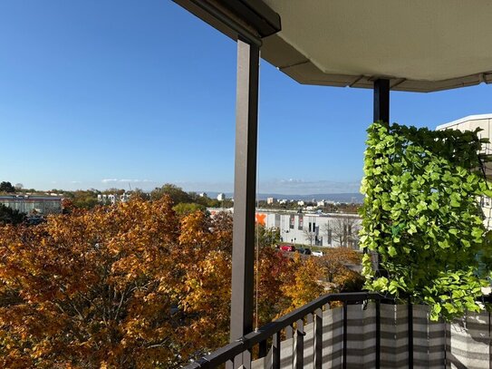 Mainz-Hechtsheim, schicke 3 Zi.-Wohnung mit tollem Aussichtsbalkon