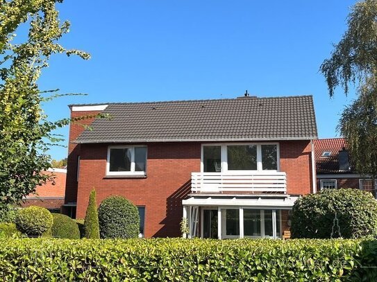 Innenstadt: Oberwohnung mit Garten und Balkon