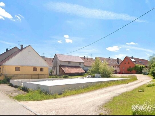 Exklusive Kapitalanlage - Großes Mehrfamilienhaus mit integriertem Supermarkt und Bauplatz