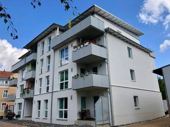 Aufzug und Balkon: Moderne 3-Zimmer-Wohnung in Grimmen