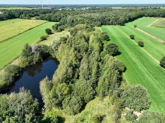 Großes, naturbelassenes Grundstück mit Teich und Wald