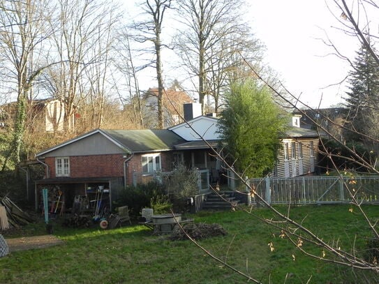 Einfamilienhaus mit kleiner Einliegerwohnung in 23858 Reinfeld