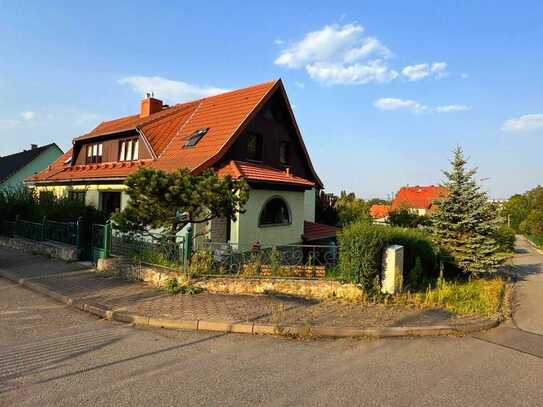 Attraktive Doppelhaushälfte in ruhiger, naturnaher Lage mit schönen Grundstück in Arnstadt zu verkaufen