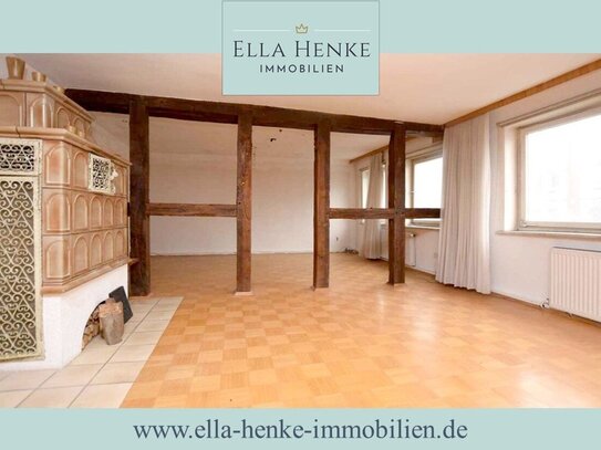 Zum Sanieren: Mehrfamilienhaus mit 3-4 Wohnungen, kleinem Laden + Nebengelass und Garten...